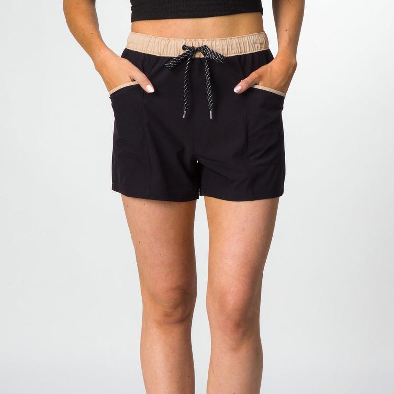 Robyn Short - Image 1